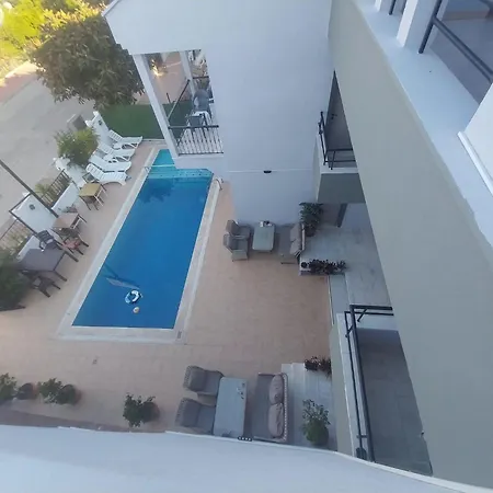 فندق London House *