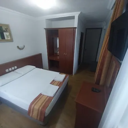 فندق London House كمر