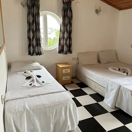 Hotel London House *