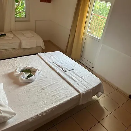 London House Hotel *