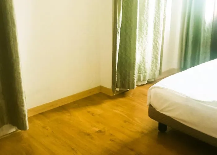 Hotel London House