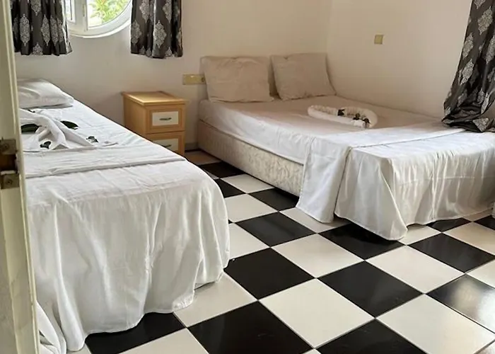 Hotel London House