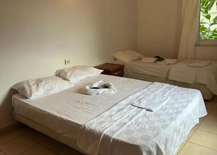 London House Hotel *